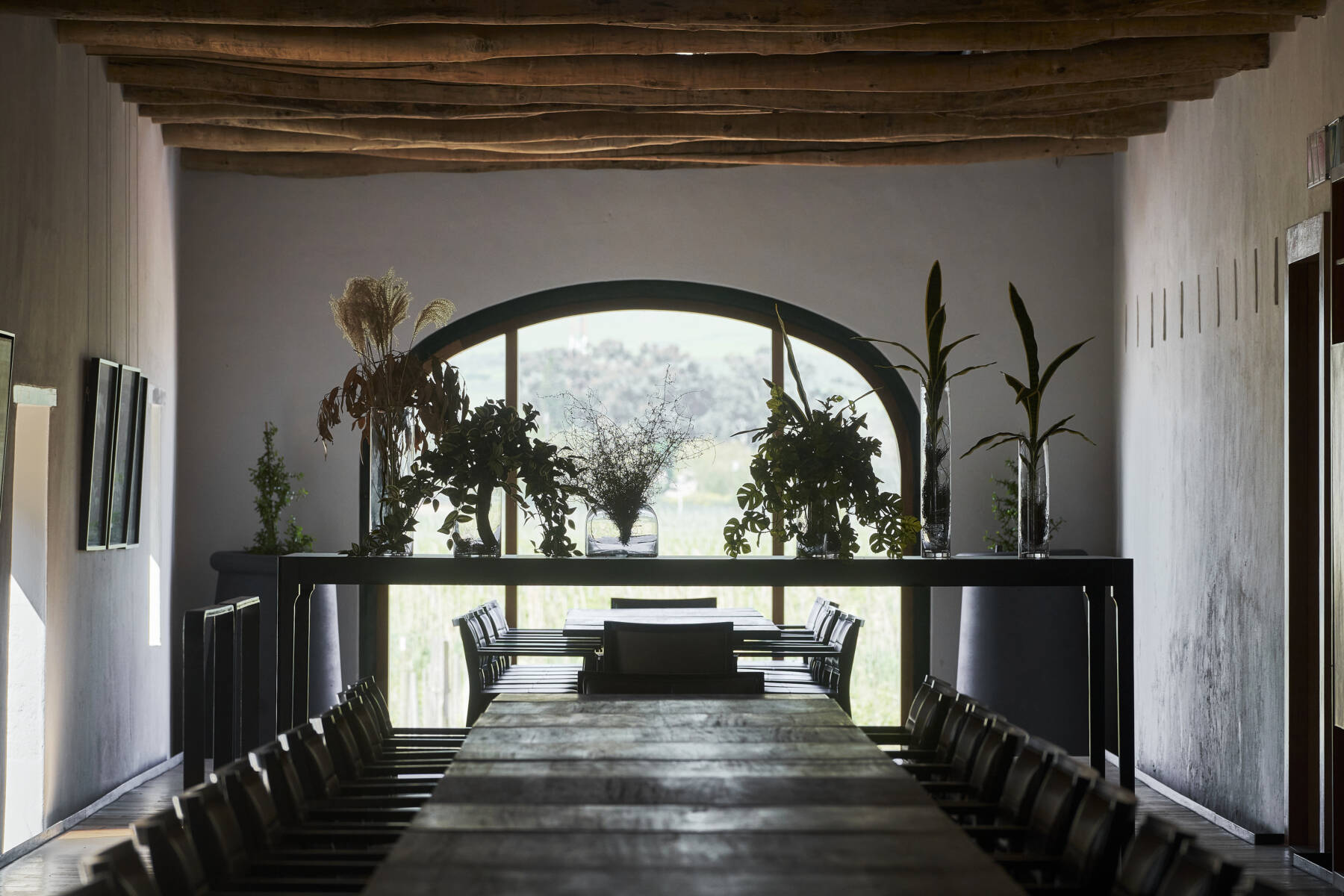 Luxury Safari Magazine reviews Clara’s Barn on the Vergenoegd Löw wine estate