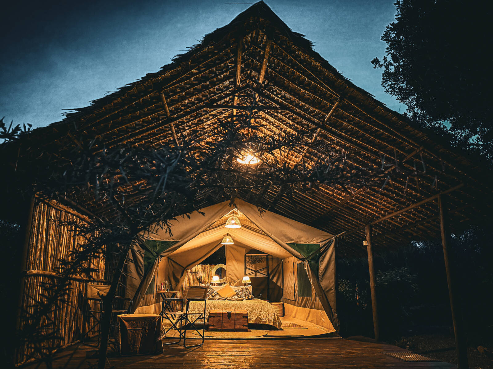 Luxury Safari Magazine Reviews the Amazing Laikipia Camp, Kenya